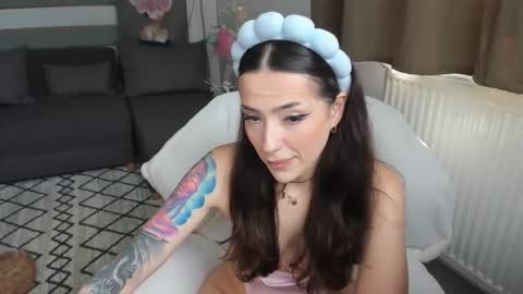 Baby Gal online show from 04/17/26, 07:33