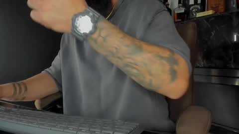 Snapshot of iamalexander_ chatting on 10/09/25, 06:28 Lex online show from 10/09/25, 06:28