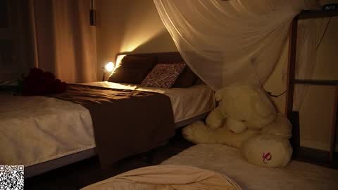 Claire online show from 12/22/25, 08:28