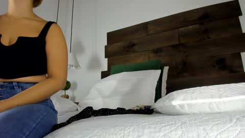 Snapshot of iamgabriela_ chatting on 01/17/25, 12:21 Gabriela online show from 01/17/25, 12:21