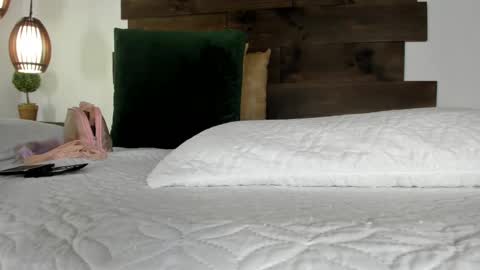 Snapshot of iamgabriela_ chatting on 03/04/25, 12:22 Gabriela online show from 03/04/25, 12:22