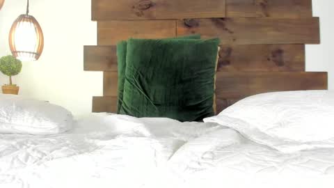 Snapshot of iamgabriela_ chatting on 03/10/25, 02:48 Gabriela online show from 03/10/25, 02:48