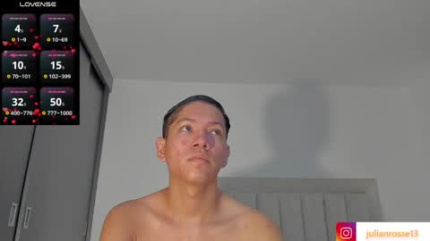 Snapshot of iamjulian_ chatting on 05/17/26, 11:50 Juliiiiian online show from 05/17/26, 11:50