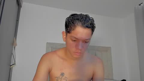Snapshot of iamjulian_ chatting on 05/23/26, 11:47 Juliiiiian online show from 05/23/26, 11:47