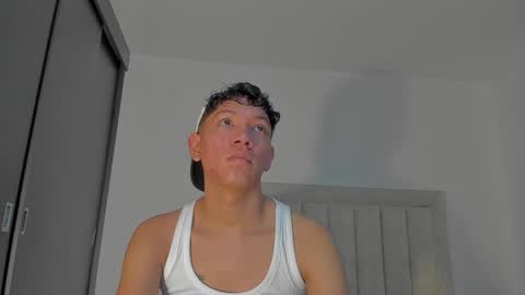 Snapshot of iamjulian_ chatting on 05/28/26, 11:40 Juliiiiian online show from 05/28/26, 11:40