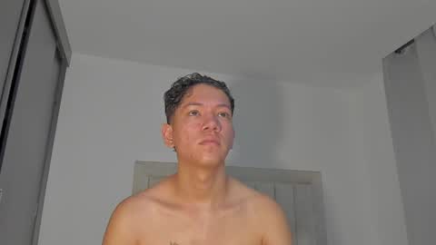 Snapshot of iamjulian_ chatting on 06/02/26, 11:01 Juliiiiian online show from 06/02/26, 11:01
