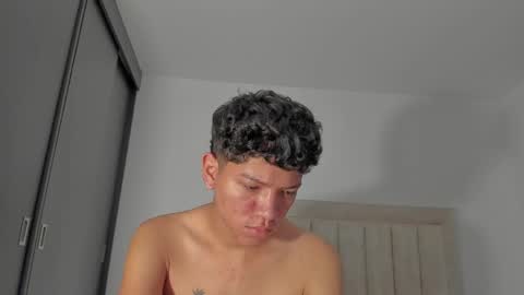 Snapshot of iamjulian_ chatting on 06/05/26, 11:05 Juliiiiian online show from 06/05/26, 11:05