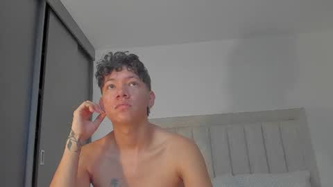 Snapshot of iamjulian_ chatting on 07/21/26, 11:12 Juliiiiian online show from 07/21/26, 11:12