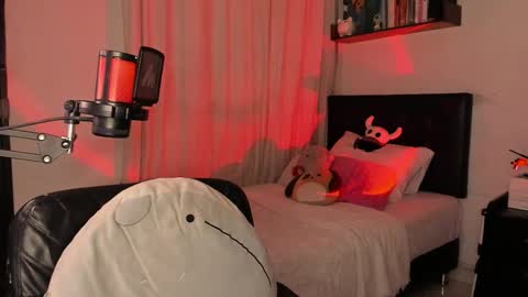 Mel  online show from 09/17/25, 02:02