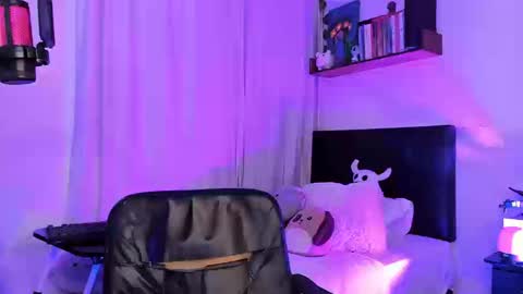 Mel  online show from 09/19/25, 05:20