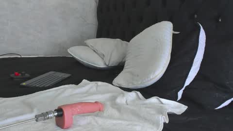 IAN CASTILLO online show from 02/15/25, 02:11