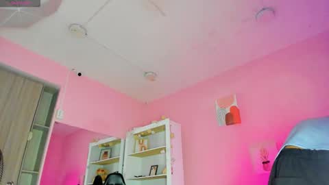 IAN CASTILLO online show from 11/04/25, 11:09