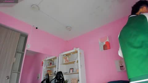 IAN CASTILLO online show from 12/17/25, 11:16