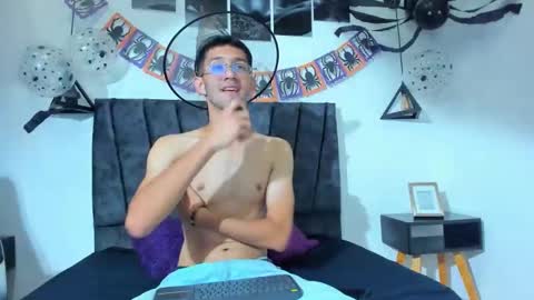 Ian Thompson online show from 10/11/25, 08:51