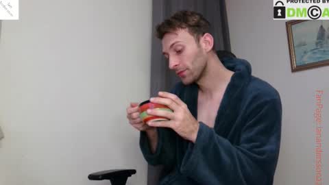 Snapshot of ianandersson27 chatting on 12/15/25, 11:09 Ian Andersson online show from 12/15/25, 11:09