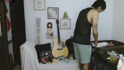 Snapshot of iandoherty chatting on 12/19/25, 08:43 Ian Doherty online show from 12/19/25, 08:43