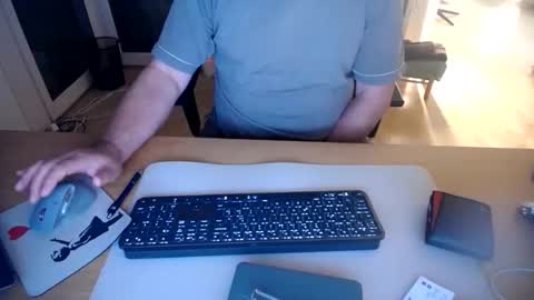 iandy12 online show from 10/19/25, 09:37