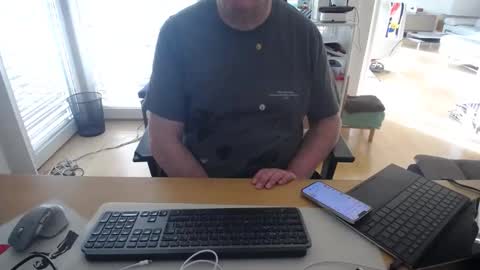 iandy12 online show from 04/08/26, 06:24