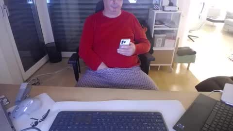 iandy12 online show from 05/18/26, 10:04