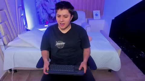 Snapshot of iangilbert chatting on 09/15/25, 08:31 ian online show from 09/15/25, 08:31