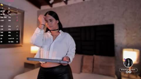 I A R A   online show from 10/28/25, 01:03