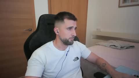 iberian_macho online show from 10/24/25, 04:36