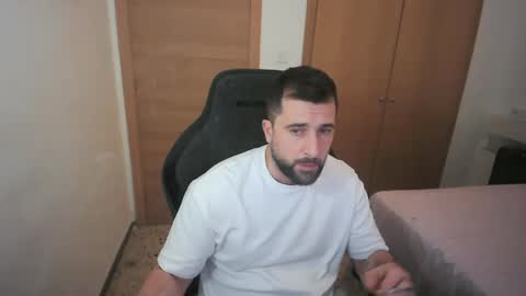 iberian_macho online show from 12/15/25, 10:08