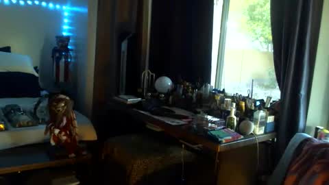 PMS online show from 09/26/25, 01:09