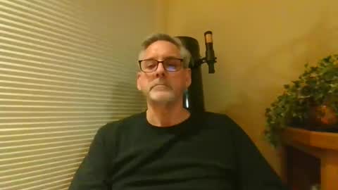 Snapshot of icanhelpu43 chatting on 02/02/25, 01:23 icanhelpu43 online show from 02/02/25, 01:23