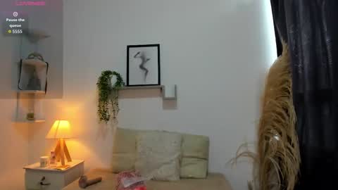 ice_y_abigail online show from 11/11/25, 12:05