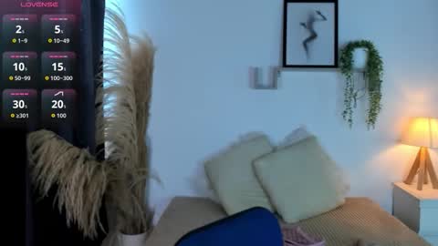 ice_y_abigail online show from 11/28/25, 12:30