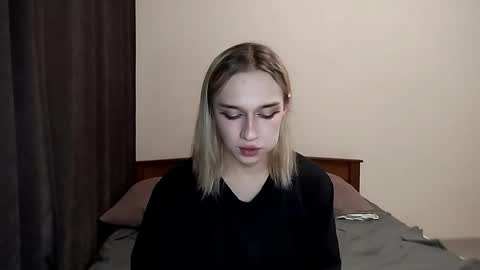 Jade online show from 11/12/25, 01:55