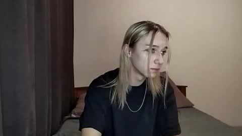 Jade online show from 11/18/25, 01:04