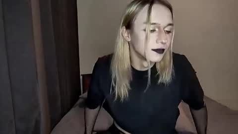 Jade online show from 12/05/25, 03:52