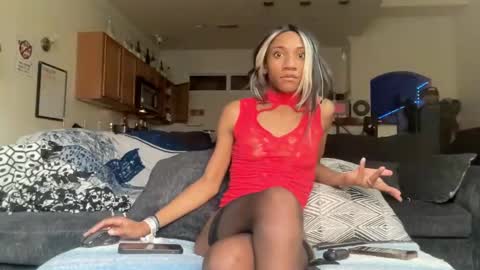 Snapshot of icedmochabree chatting on 10/13/25, 03:45 bree summers online show from 10/13/25, 03:45