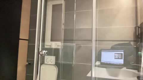 Snapshot of ich7722 chatting on 02/15/25, 06:23 ich7722 online show from 02/15/25, 06:23