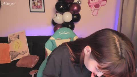 Snapshot of ichika__oto chatting on 03/03/25, 12:26 Natalia online show from 03/03/25, 12:26