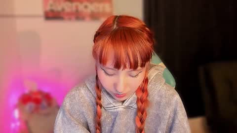 Snapshot of ichika__oto chatting on 01/17/26, 11:52 Natalia online show from 01/17/26, 11:52