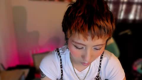 Snapshot of ichika__oto chatting on 05/03/26, 09:10 Natalia online show from 05/03/26, 09:10