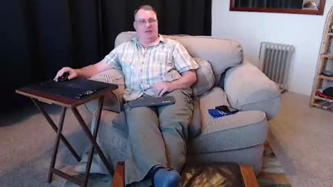 Snapshot of icihristopher chatting on 03/01/25, 01:11 Christopher online show from 03/01/25, 01:11