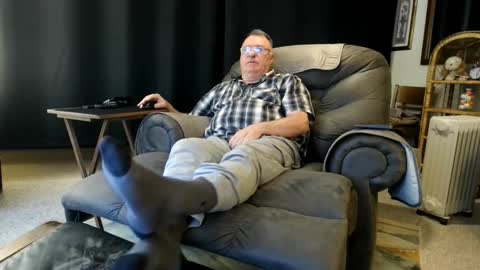 Snapshot of icihristopher chatting on 10/16/25, 01:06 Christopher online show from 10/16/25, 01:06