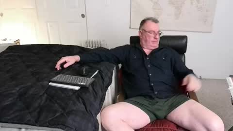 Snapshot of icihristopher chatting on 10/31/25, 01:23 Christopher online show from 10/31/25, 01:23