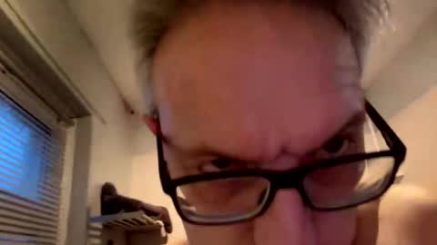 icums4u online show from 12/15/25, 03:49