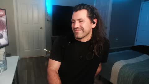 Snapshot of icy_ivy chatting on 01/12/25, 04:50 Ivan online show from 01/12/25, 04:50