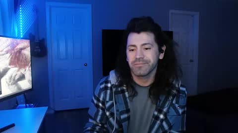 Snapshot of icy_ivy chatting on 02/14/25, 12:36 Ivan online show from 02/14/25, 12:36