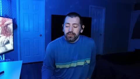 Snapshot of icy_ivy chatting on 03/03/25, 06:48 Ivan online show from 03/03/25, 06:48