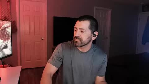 Snapshot of icy_ivy chatting on 03/12/25, 01:40 Ivan online show from 03/12/25, 01:40