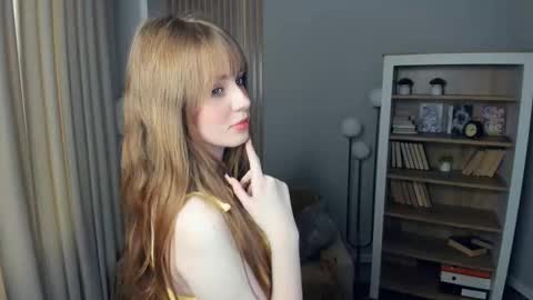 Snapshot of icyhoneybite chatting on 09/15/25, 09:20 Jane online show from 09/15/25, 09:20