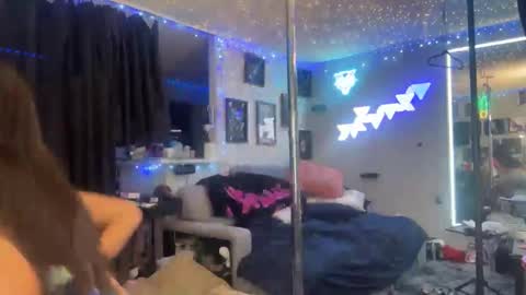 icyspice online show from 09/30/25, 07:30