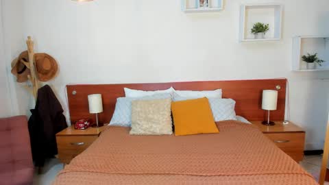 Icy online show from 10/01/25, 10:21